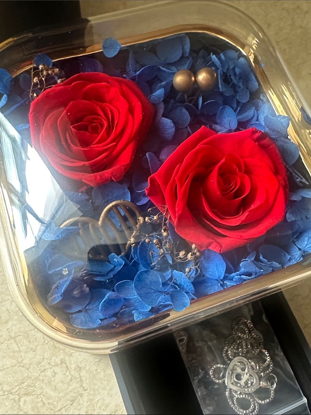 Elegant Navy Floral Jewelry Box with Red Preserved Roses and Heart Pendant - Picture 4 of 4